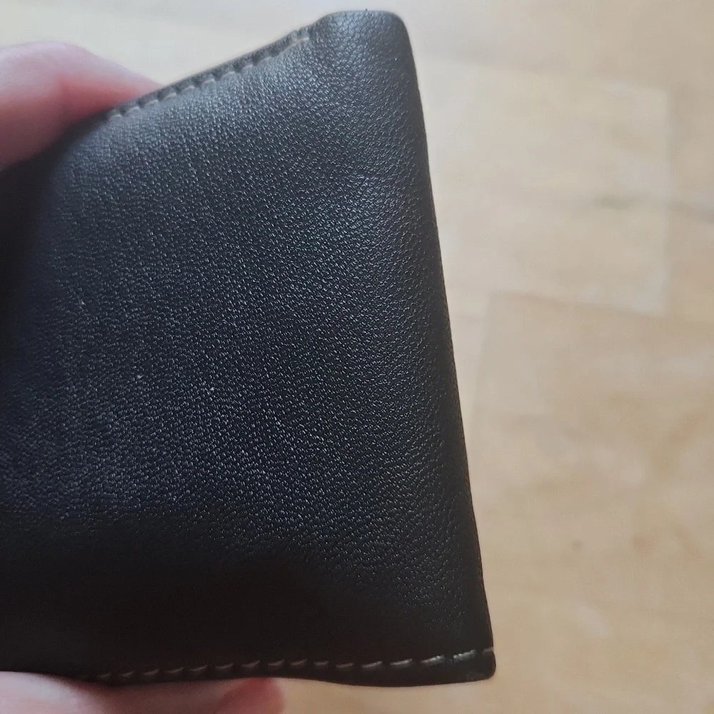 Clarks Black Classic Pebble Slimfold Genuine Leather Wallet